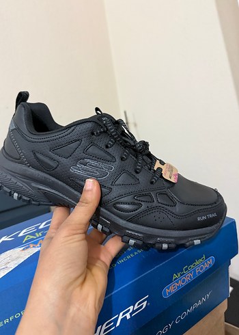 Skechers 37