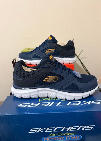 Skechers 42