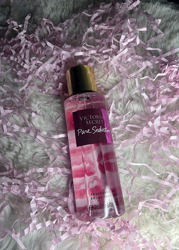Victoria's Secret Ruby Rose Kadın Parfüm Spreyi 250ml - Görsel 7