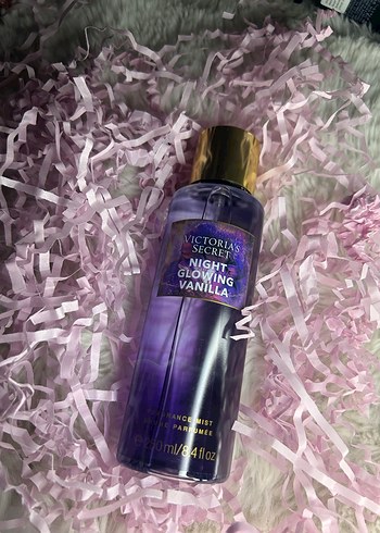 Victoria's Secret Ruby Rose Kadın Parfüm Spreyi 250ml - Görsel 5