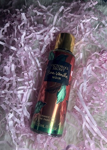 Victoria's Secret Ruby Rose Kadın Parfüm Spreyi 250ml - Görsel 3