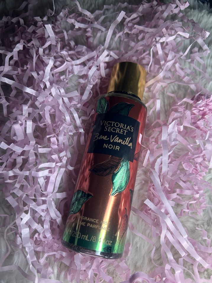 Victoria's Secret Ruby Rose Kadın Parfüm Spreyi 250ml - Görsel 3