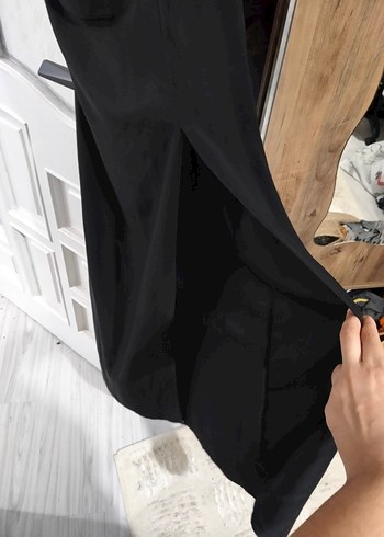 36 Beden Askılı Siyah Uzun Yırtmaçlı Abiye - Görsel 4