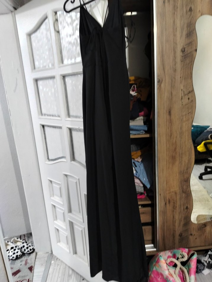 36 Beden Askılı Siyah Uzun Yırtmaçlı Abiye - Görsel 2