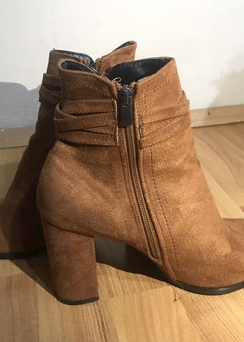 Kadın Bot - Görsel 3