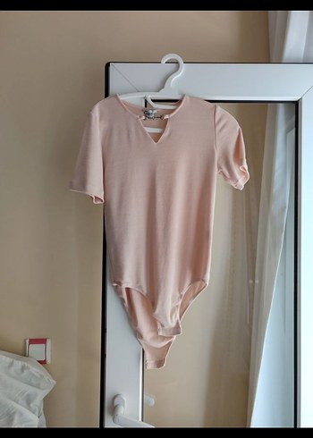 Pembe V Yaka Kısa Kollu Body