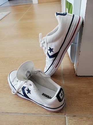Beyaz converse spor ayakkabısı 