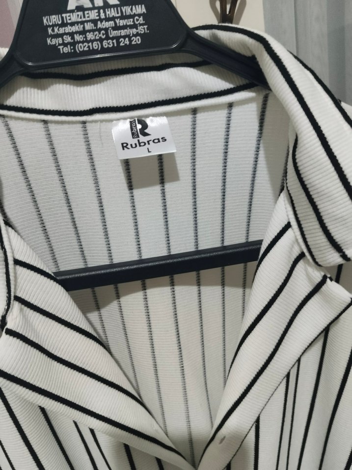 Düğmeli Beyaz siyah Çizgili Erkek Gömlek - Görsel 2
