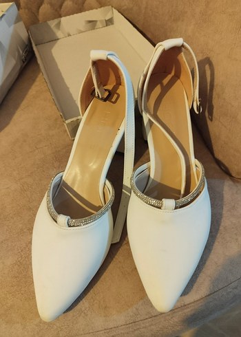 Beyaz Tokalı Kadın Topuklu Abiye Ayakkabı - Görsel 2