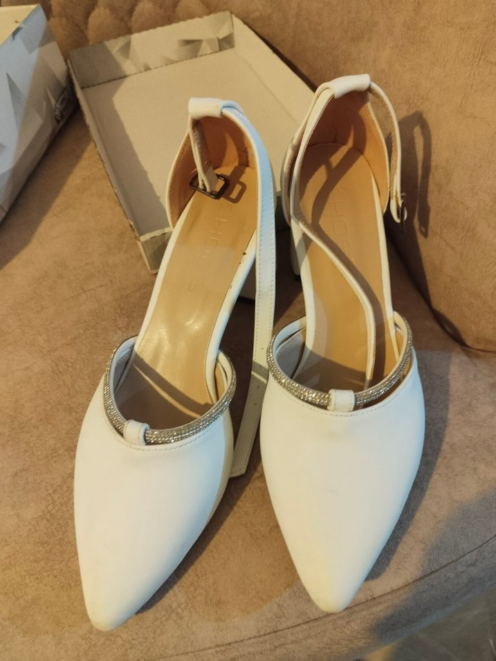 Beyaz Tokalı Kadın Topuklu Abiye Ayakkabı - Görsel 2