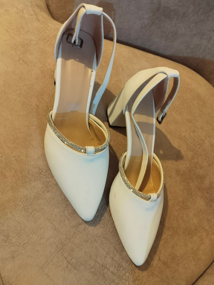 Beyaz Tokalı Kadın Topuklu Abiye Ayakkabı - Görsel 3