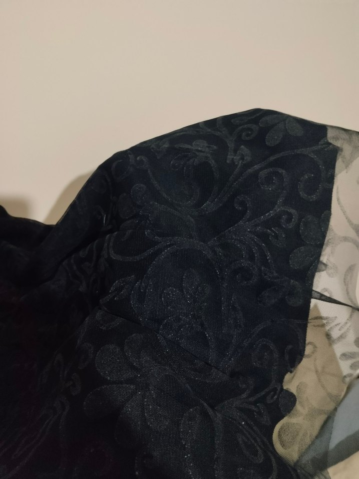 Siyah V Yakalı orta boy Gotik Elbise mezuniyet balomda giydim - Görsel 4