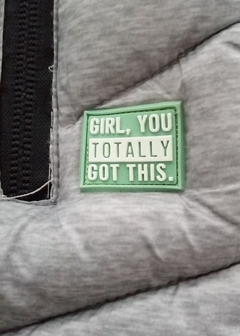 Gri Kapüşonlu Fermuarlı Kadın Yelek - Görsel 2