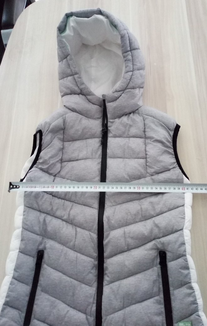 Gri Kapüşonlu Fermuarlı Kadın Yelek - Görsel 3