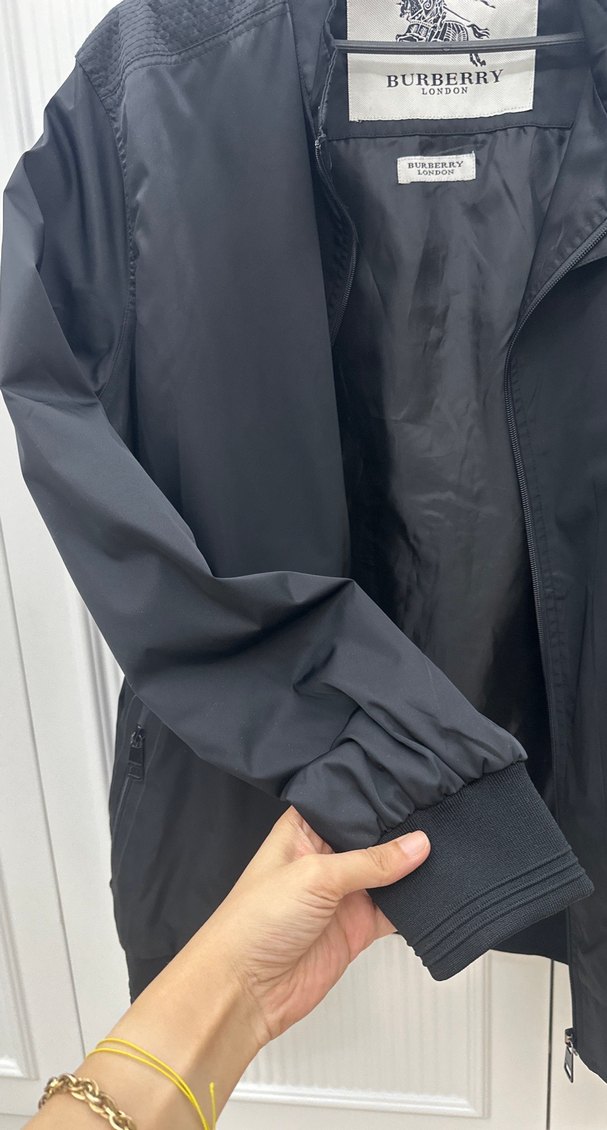 Siyah Fermuarlı Yaka Mont - Görsel 4