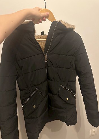 Zara Kürk Detaylı Siyah Kadın Kışlık Mont