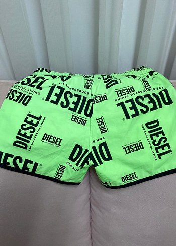 Renkli Baskılı Yeşil Diesel Erkek Mini Şort - Görsel 3