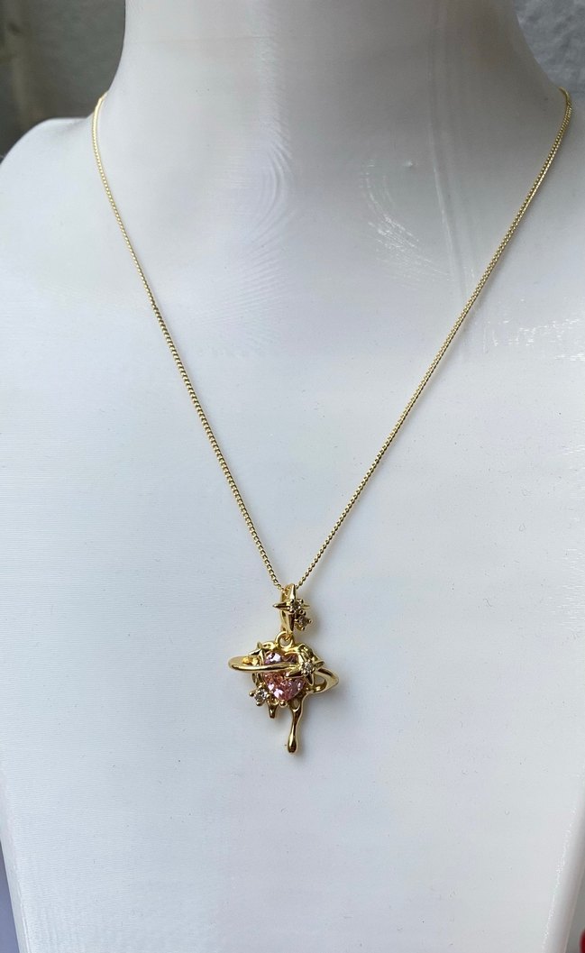 Çelik gezegen detaylı pembe kalp gold kolye - Görsel 2