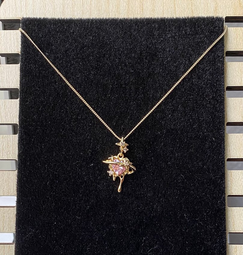 Çelik gezegen detaylı pembe kalp gold kolye - Görsel 5