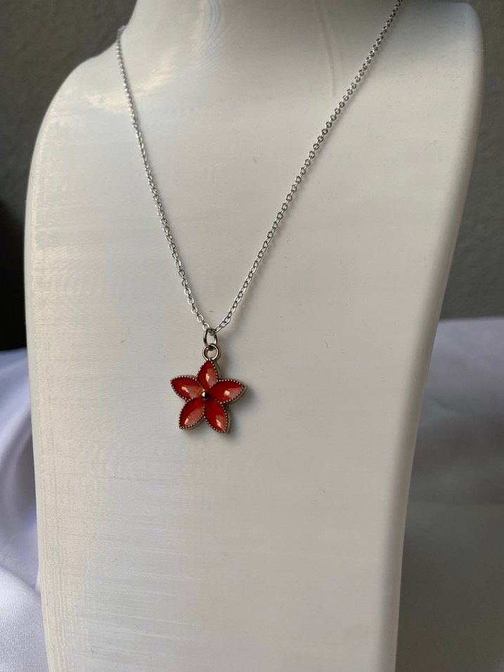 Çelik Çiçek detaylı gümüş kolye - Görsel 3