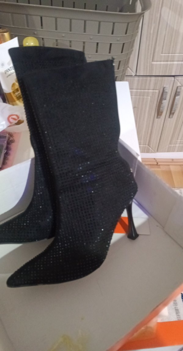 Pullu Siyah Stiletto Topuklu Kadın cizme 1600tl - Görsel 2