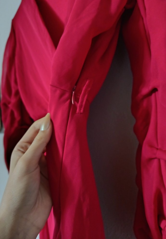 Kırmızı V Yaka Vatkalı Midi Elbise - Görsel 2