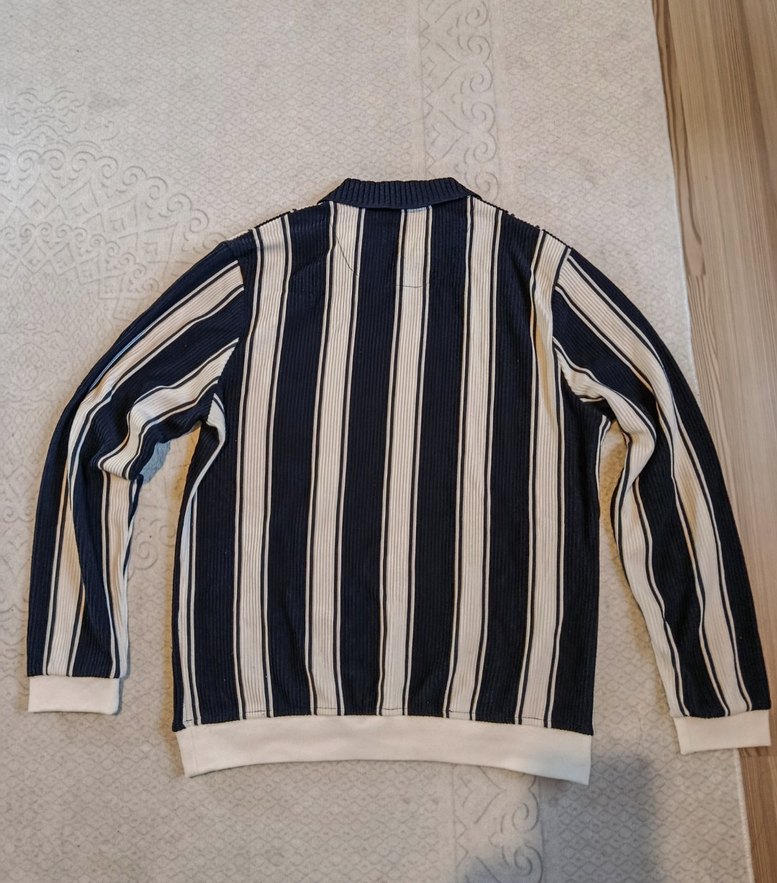 Düğmeli Beyaz Lacivert Çizgili Erkek Uzun Kollu Triko - Görsel 2