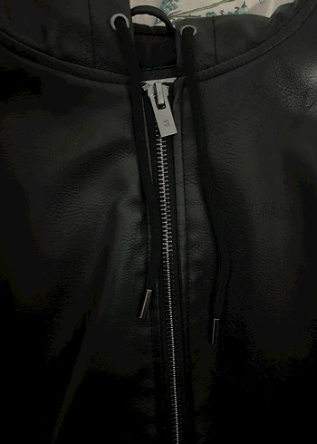 Kadın Siyah Deri Fermuarlı Ceket BERSHKA - Görsel 6