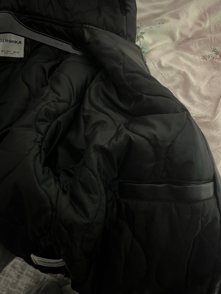 Kadın Siyah Deri Fermuarlı Ceket BERSHKA - Görsel 4