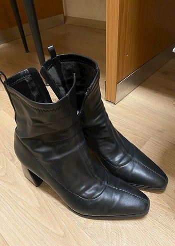 Siyah Deri Topuklu Kadın Bot - Görsel 5