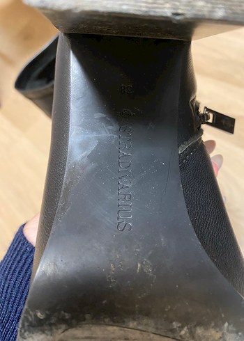 Siyah Deri Topuklu Kadın Bot - Görsel 4