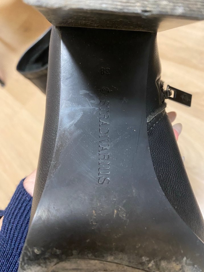 Siyah Deri Topuklu Kadın Bot - Görsel 4