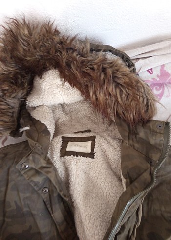 Kahverengi Kamuflaj Desenli Kapüşonlu Kadın Ceket - Görsel 3