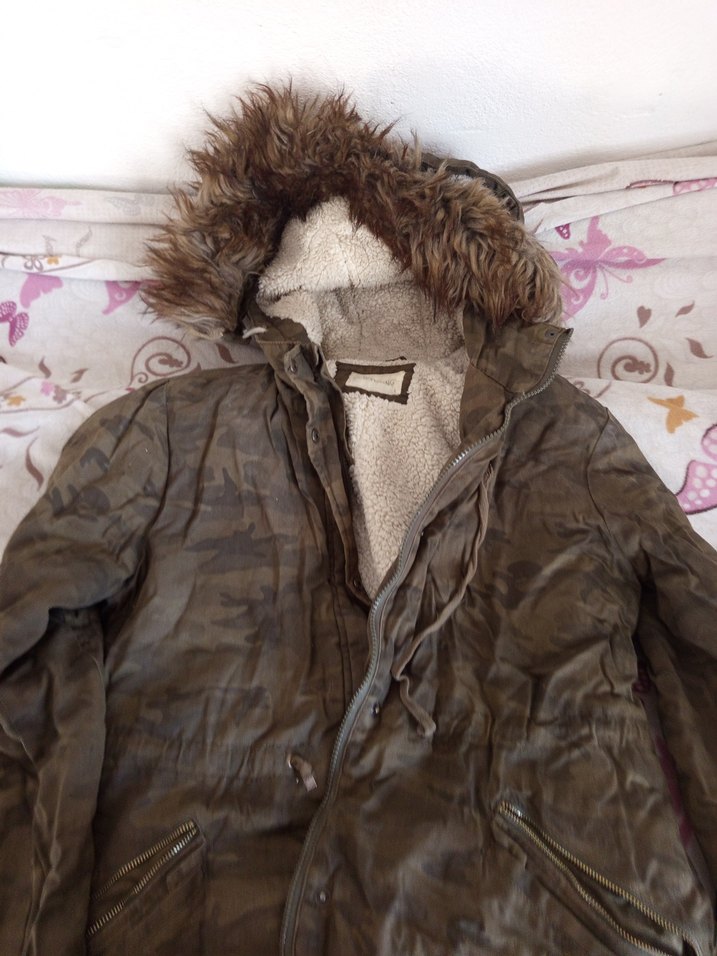 Kahverengi Kamuflaj Desenli Kapüşonlu Kadın Ceket - Görsel 2