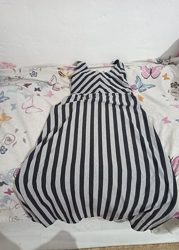 Siyah Beyaz Çizgili Kolsuz Elbise - Görsel 2