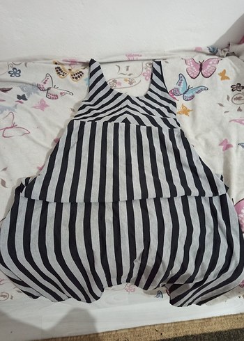 Siyah Beyaz Çizgili Kolsuz Elbise - Görsel 3