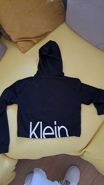 Süveter kapişonlu