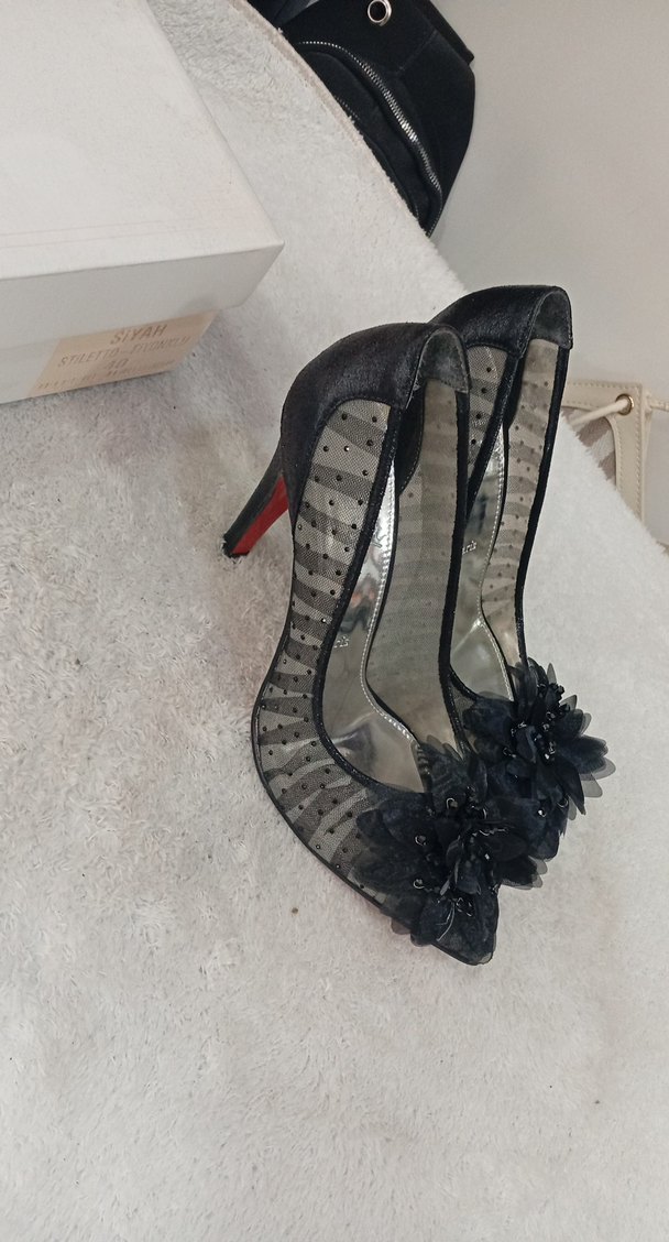 Siyah Fırfırlı Desenli Yüksek Topuklu Kadın Ayakkabı - Görsel 2