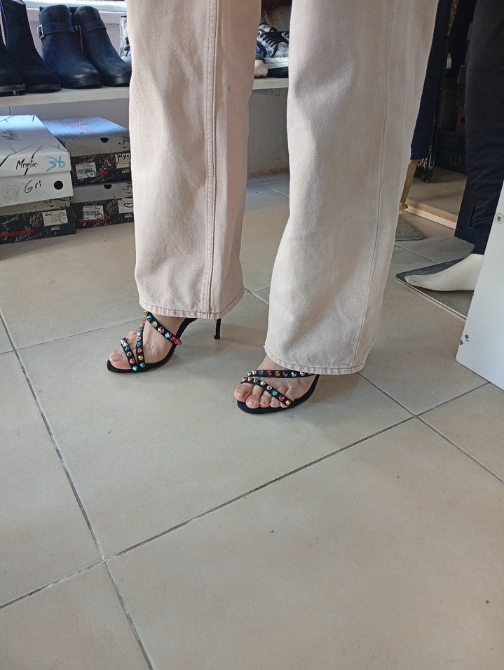 Renkli Payetli Stiletto Topuklu Kadın Ayakkabı - Görsel 2