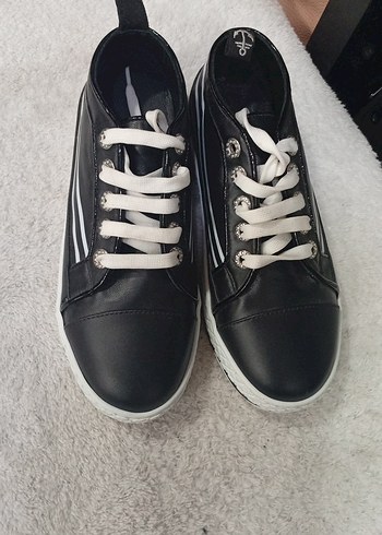 Siyah Çizgili Bağcıklı Stiletto Topuklu Kadın Spor Ayakkabı - Görsel 3