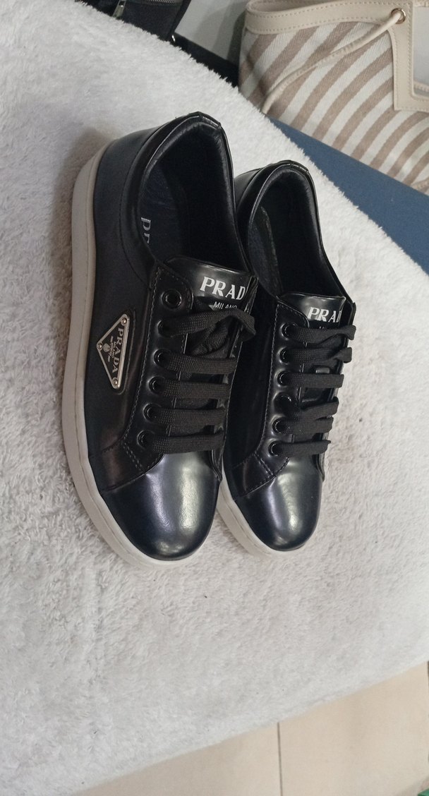 Prada Siyah Parlak Spor Ayakkabı - Görsel 4