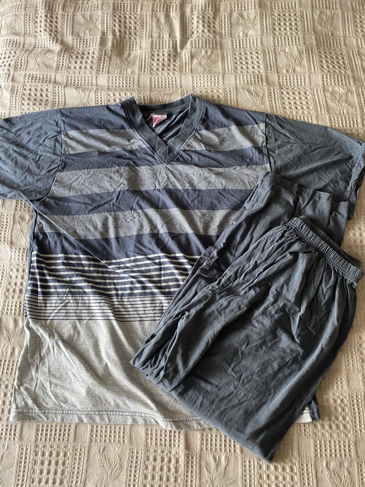 Gri V Yaka Kısa Kollu Erkek Pijama Takımı - Görsel 2