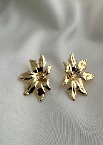 Gold Çiçek Desenli Küpe