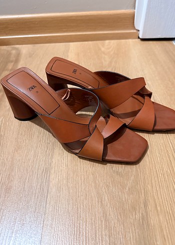 Deri Taba Rengi Topuklu Kadın Terlik - Görsel 2