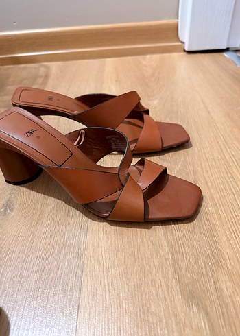 Deri Taba Rengi Topuklu Kadın Terlik - Görsel 3