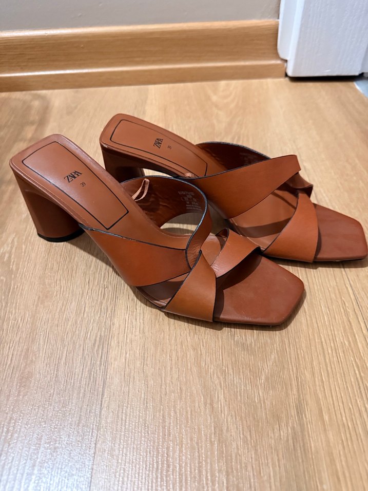 Deri Taba Rengi Topuklu Kadın Terlik - Görsel 2