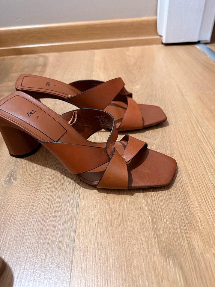 Deri Taba Rengi Topuklu Kadın Terlik - Görsel 3