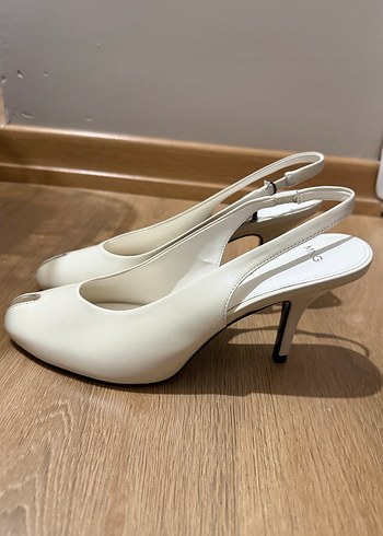 Beyaz Stiletto Topuklu Kadın Sandalet - Görsel 2