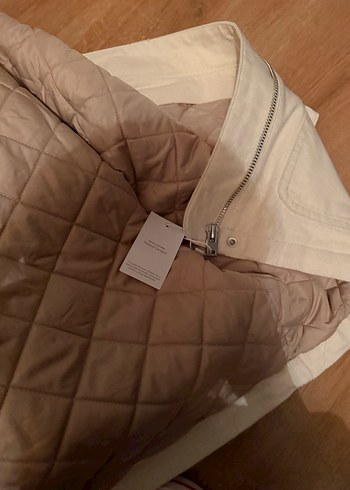 Kürk Detaylı Beyaz Midi Ceket - Görsel 3