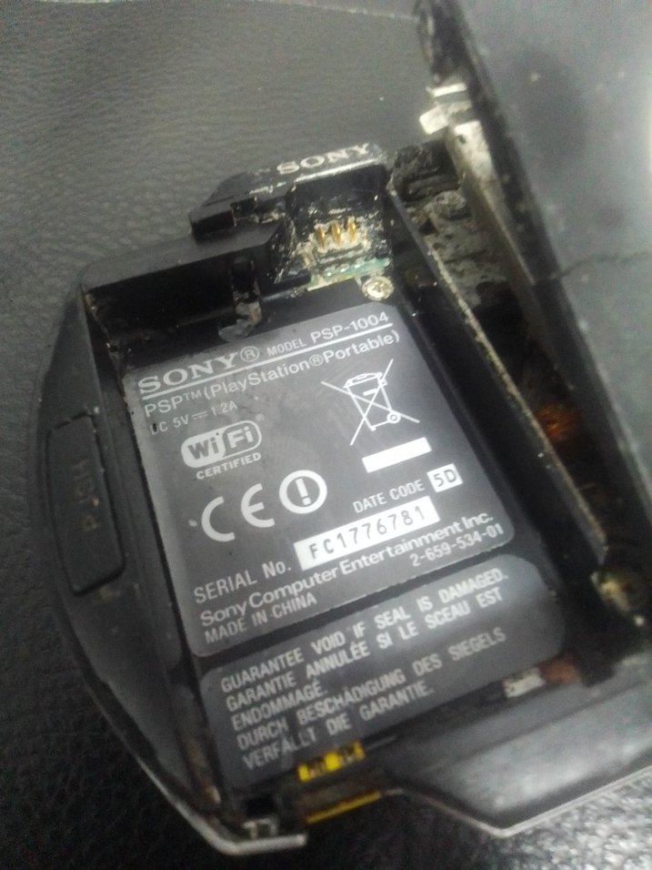 Hasarlı PSP Oyun Konsolu - Görsel 5